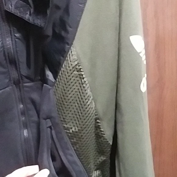 Men's Adidas hooded jacket - Picture 6 of 11